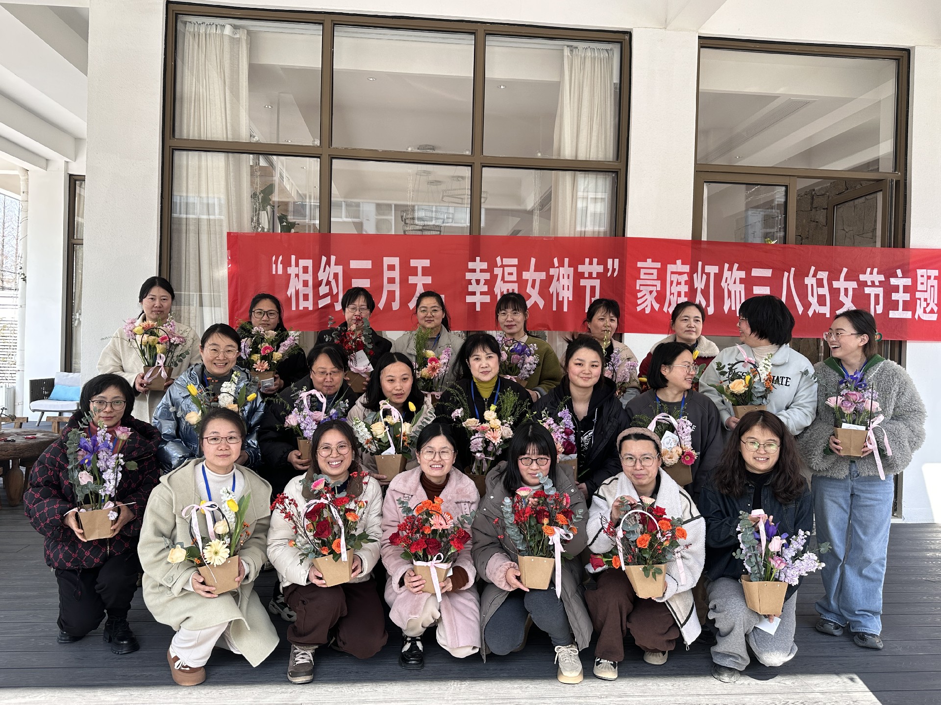 1710230659137786.jpg 大合影(yǐng).jpg