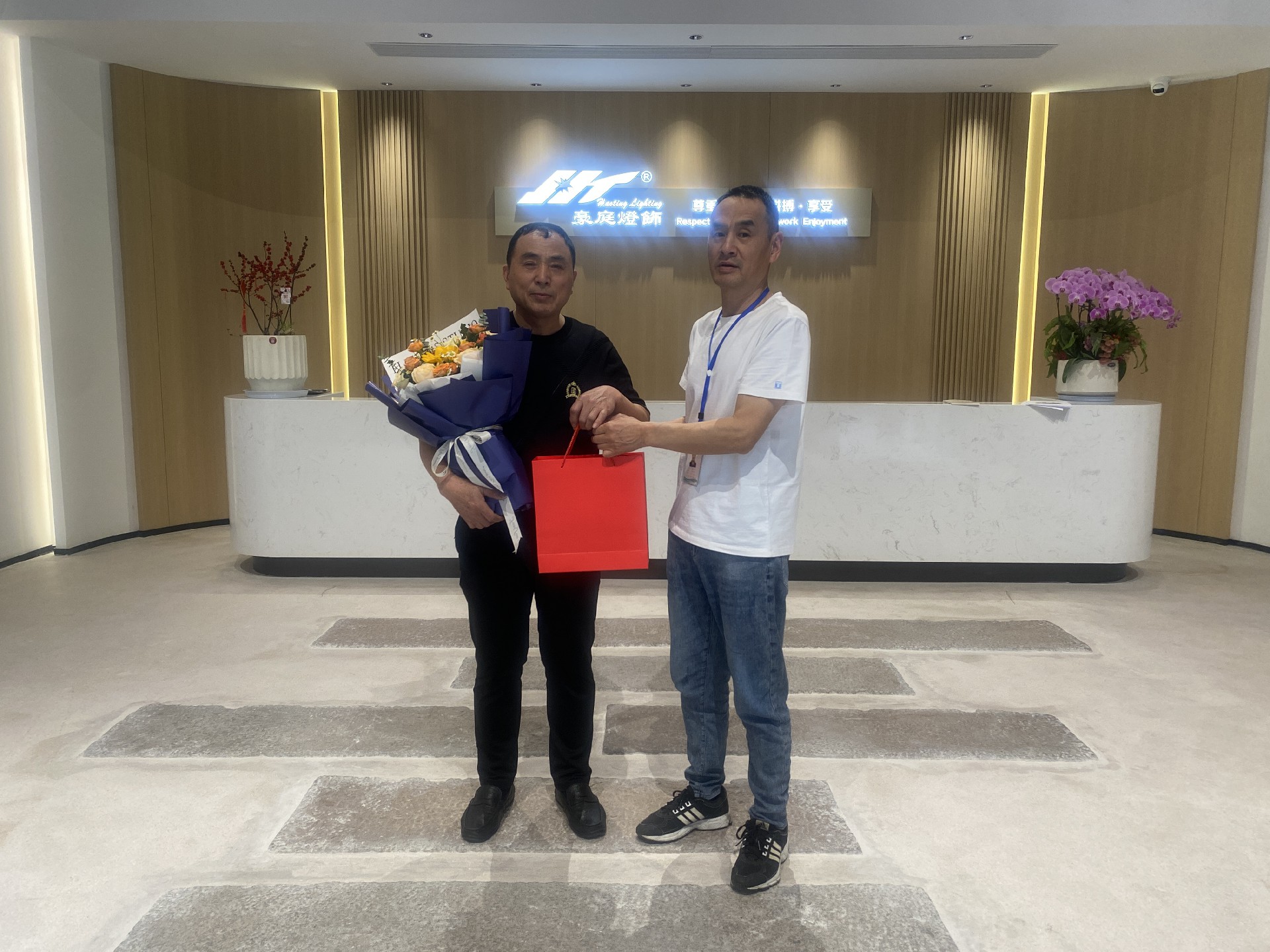 2025.4 退（tuì）休人員榮休儀式（shì）照片.JPG